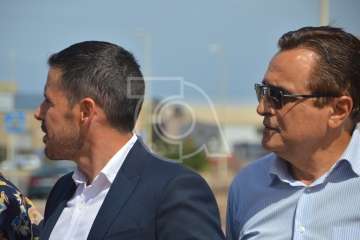 Descubrimiento de la placa de la calle que lleva el nombre de Sebastián Grisaleña (Foto TA)